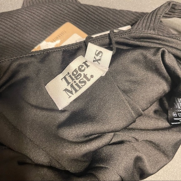 Tiger Mist Black Hazel Front Tie Ribbed Bodysuit Women's XS NWT - Picture 12 of 14